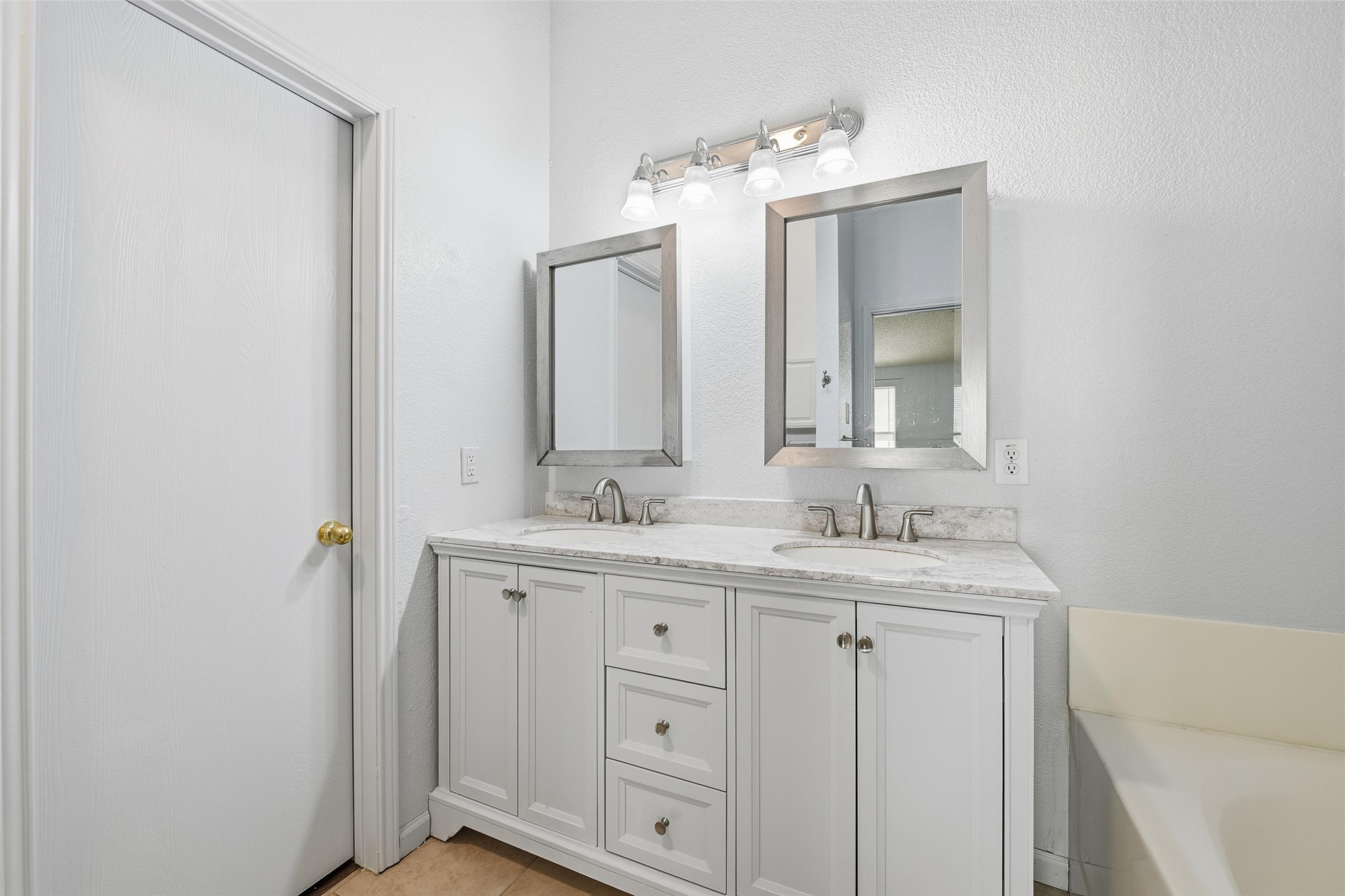 2504 Nogales Drive