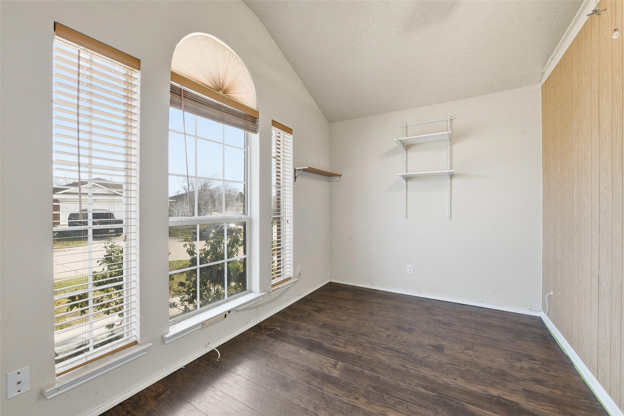 2504 Nogales Drive