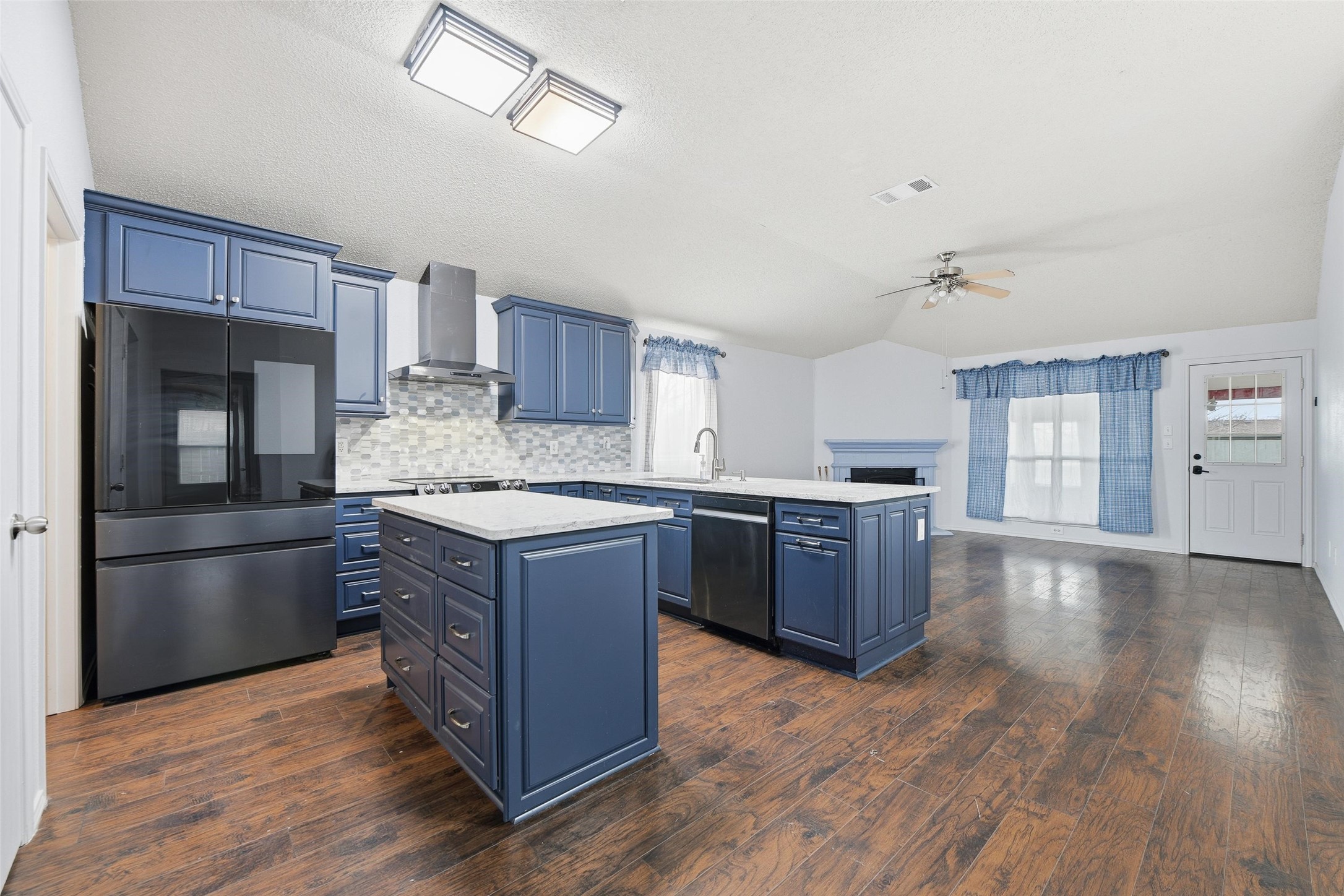 2504 Nogales Drive