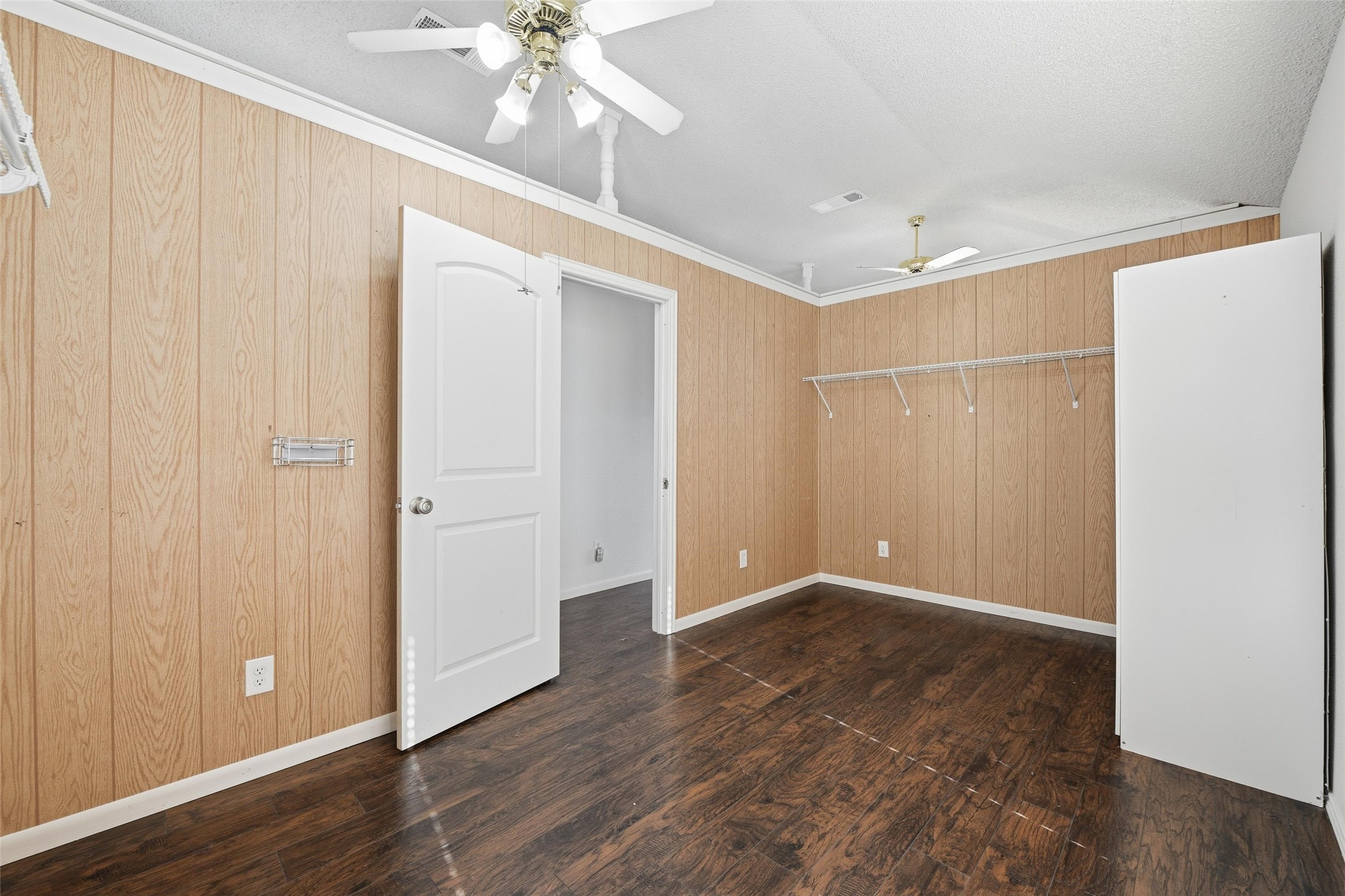 2504 Nogales Drive