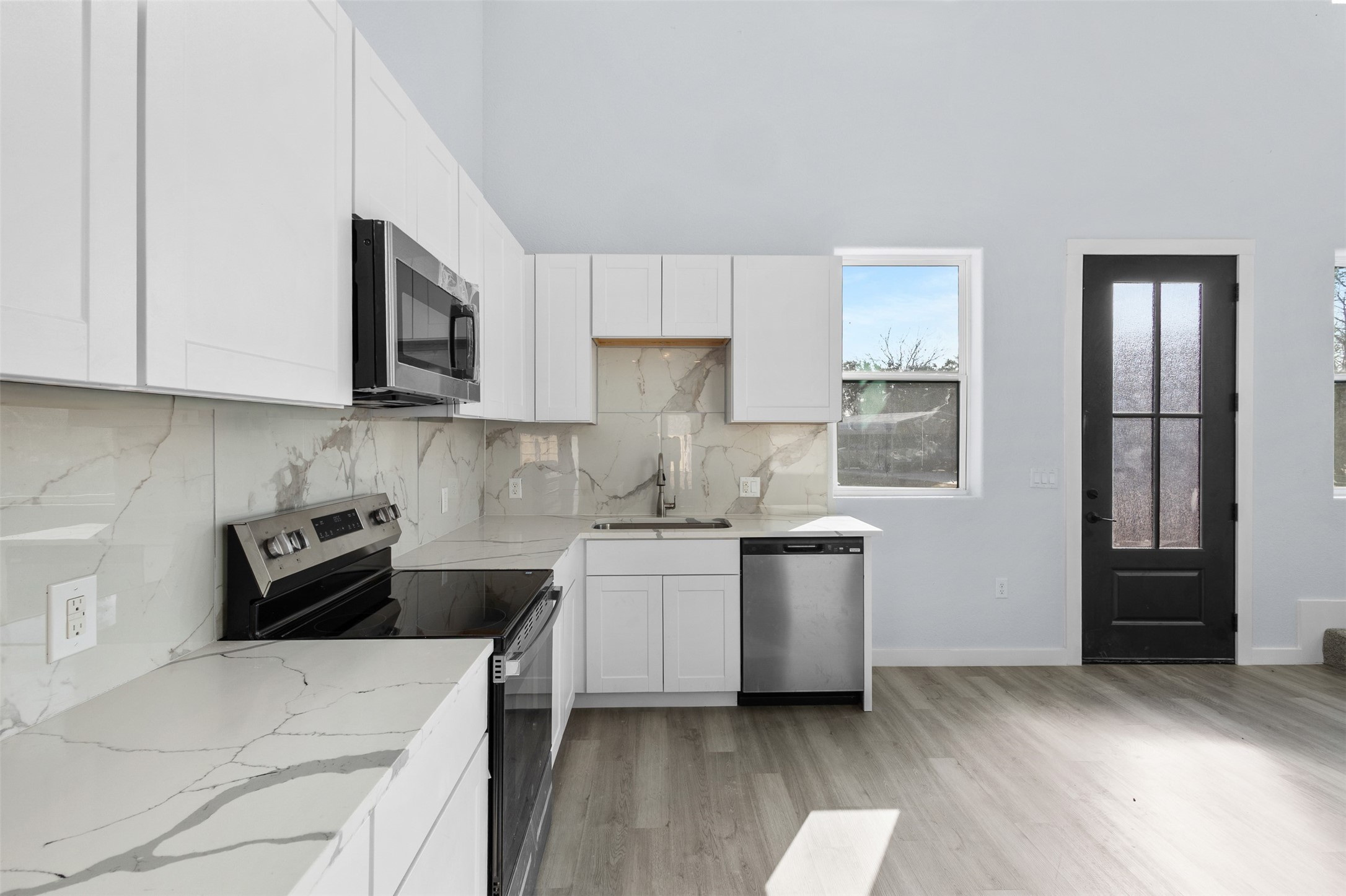 2204 Cedarwood Trail