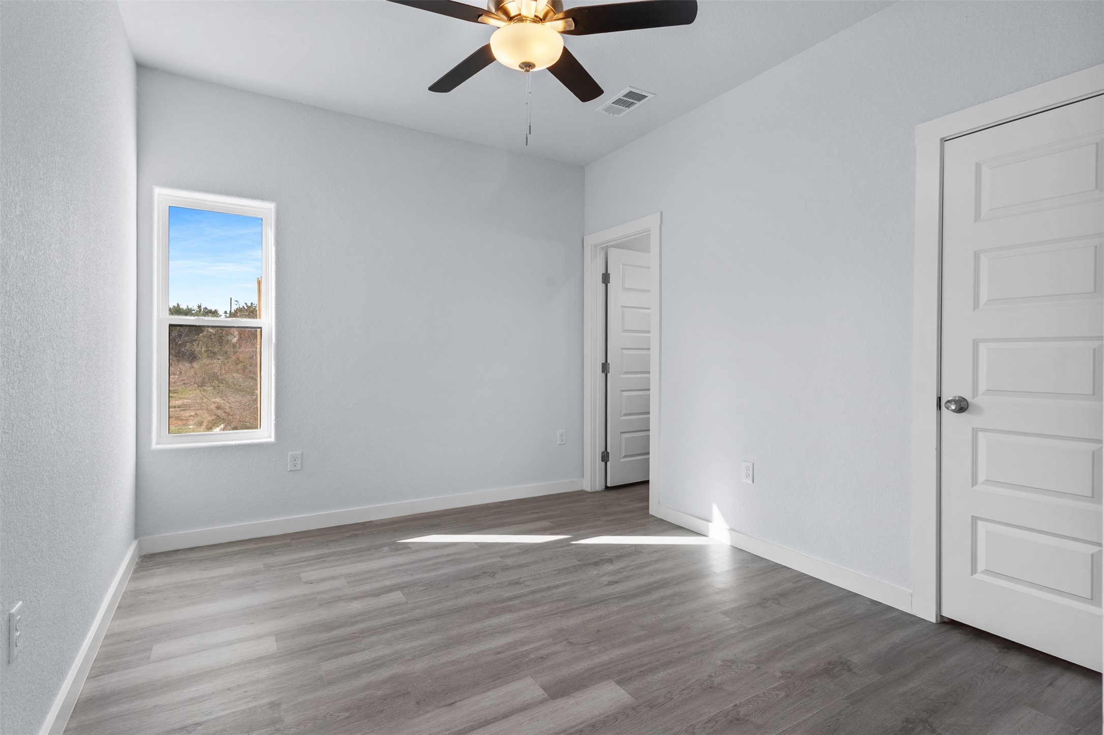 2204 Cedarwood Trail