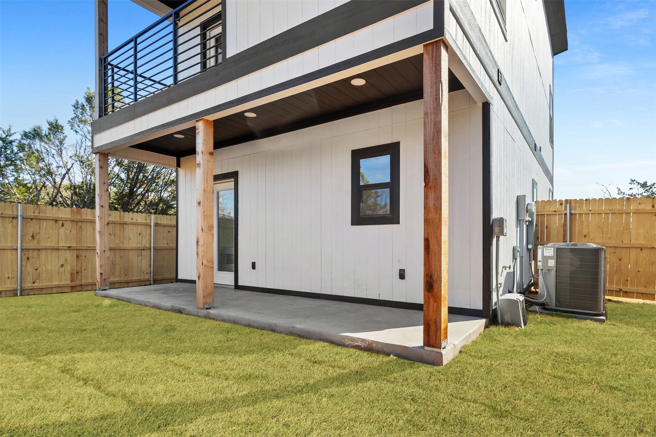 2204 Cedarwood Trail