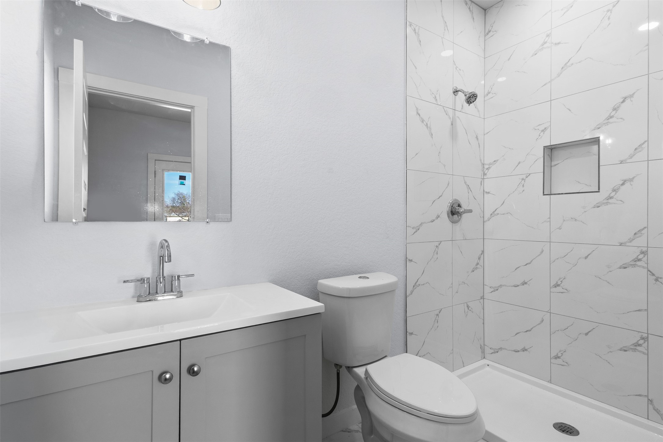 2204 Cedarwood Trail