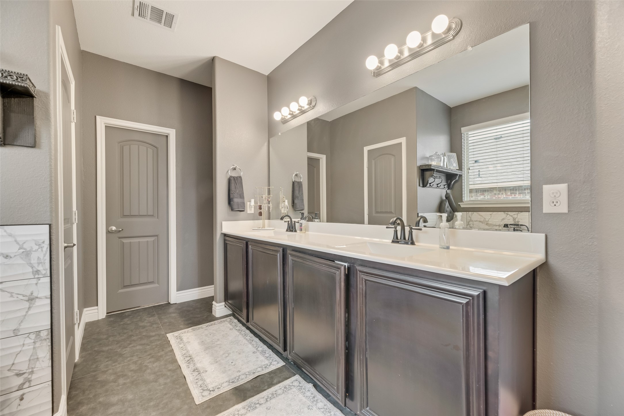 404 Fountain View Lane