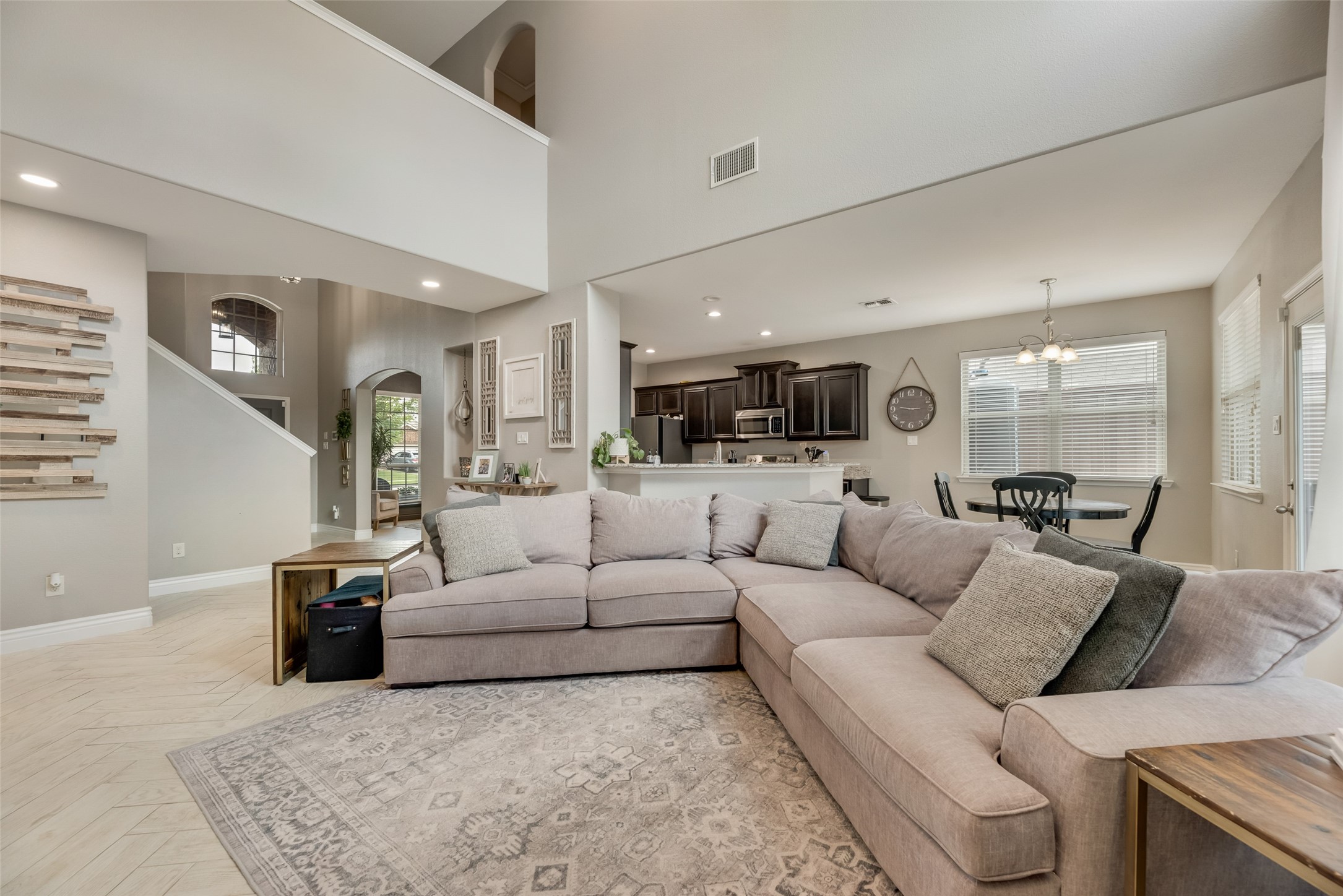 404 Fountain View Lane