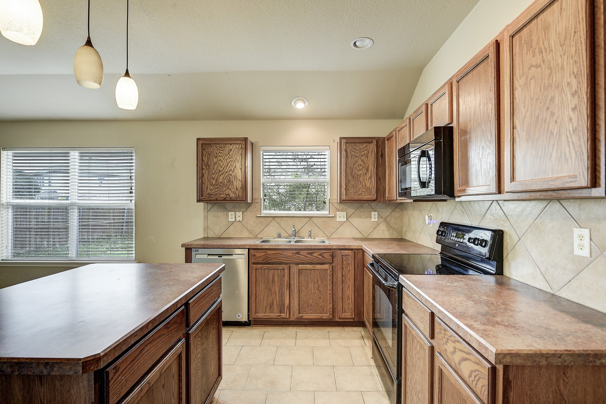 2041 Meadow View Drive