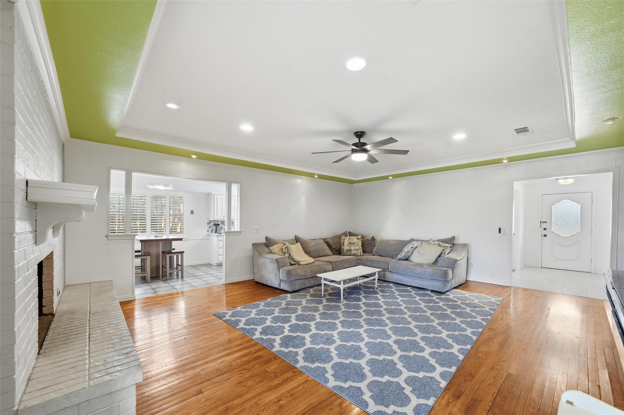 2705 Las Palmas Lane