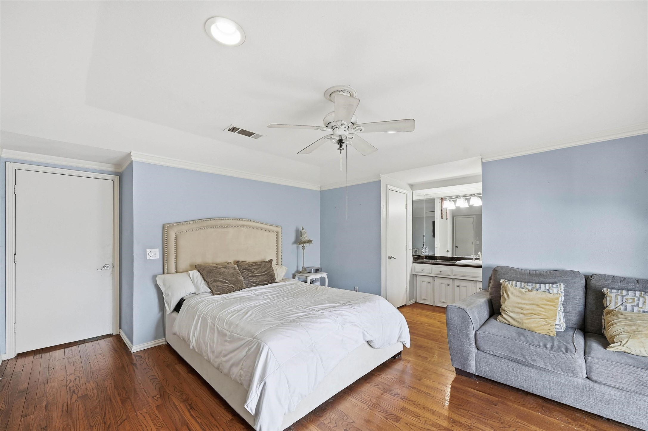 2705 Las Palmas Lane