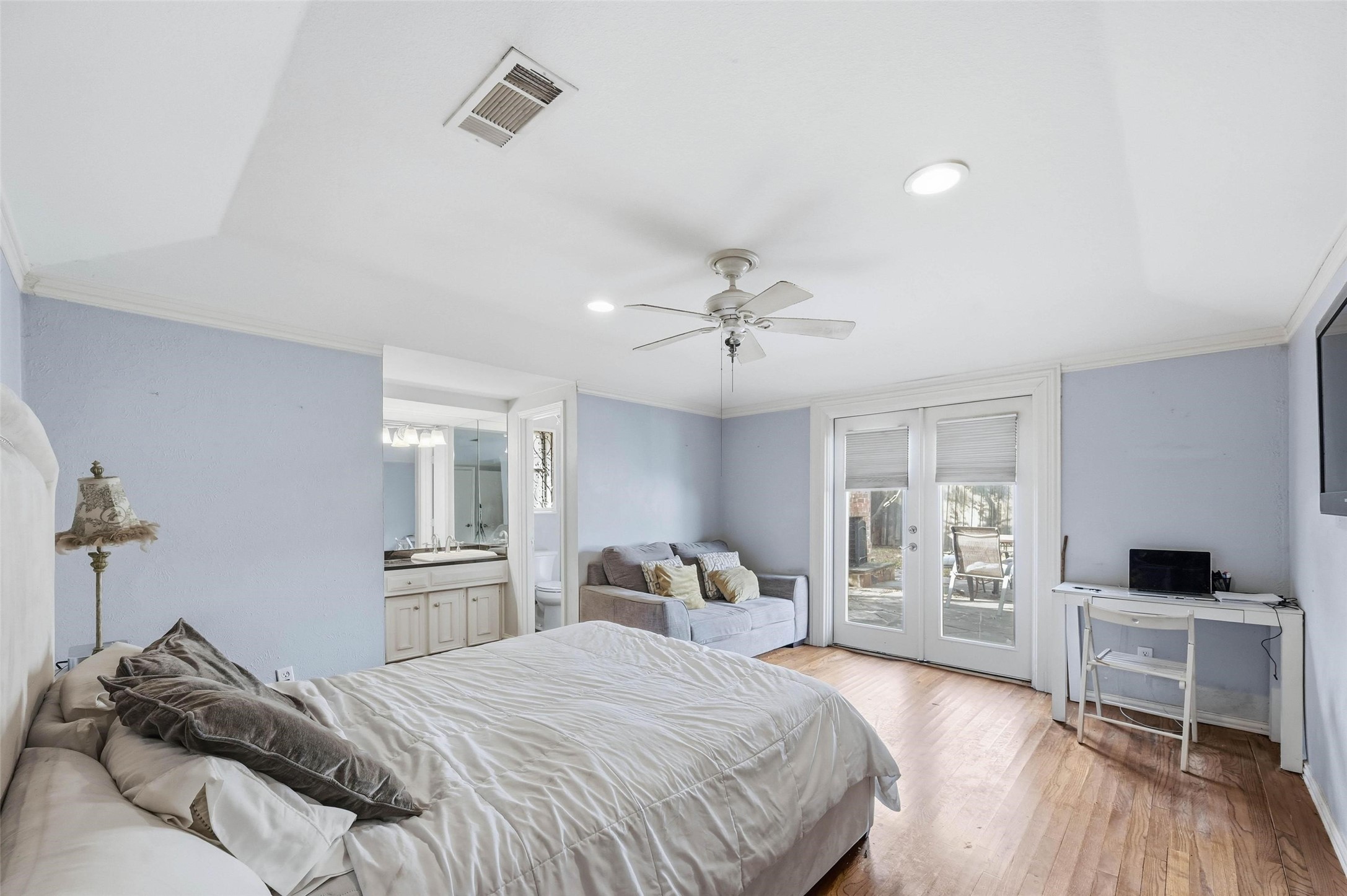 2705 Las Palmas Lane