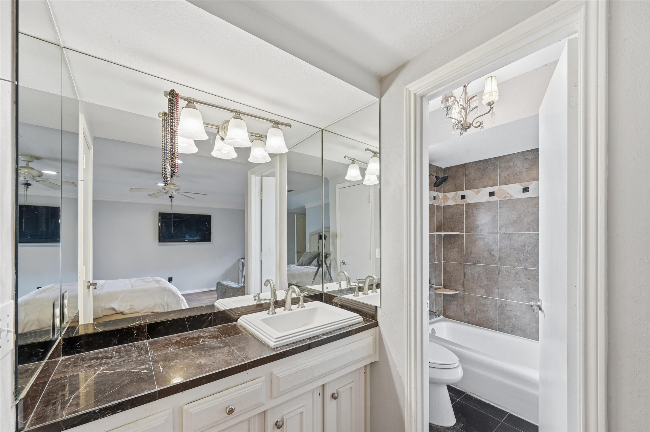 2705 Las Palmas Lane