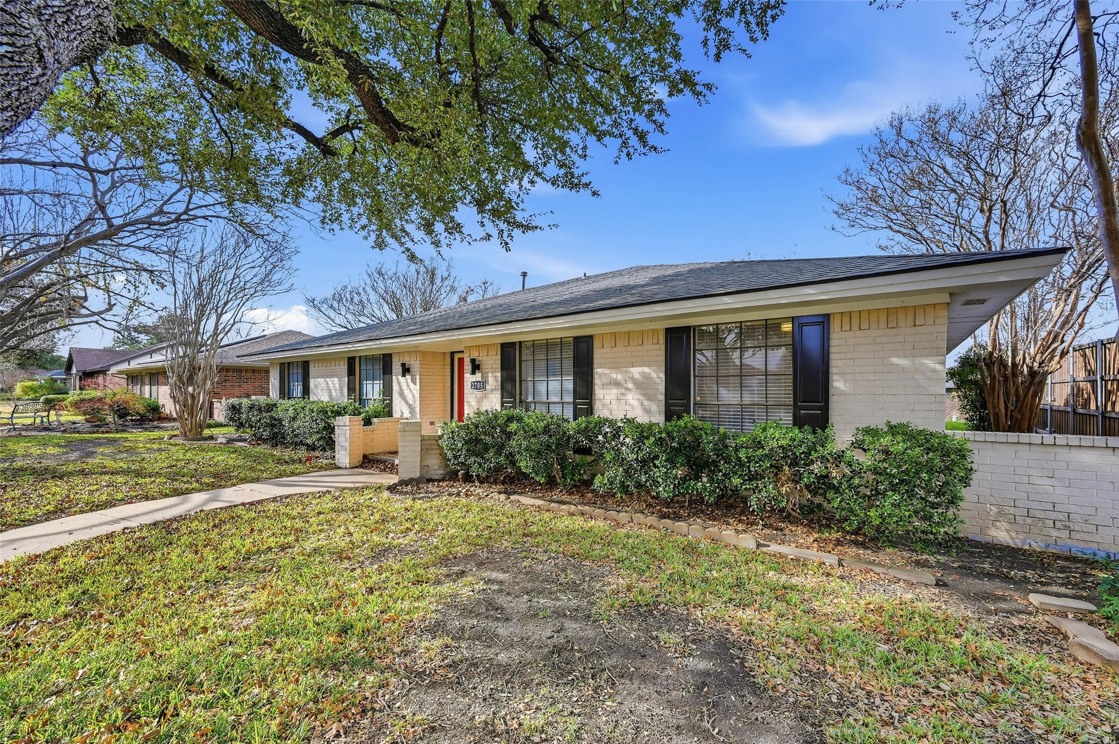 2705 Las Palmas Lane