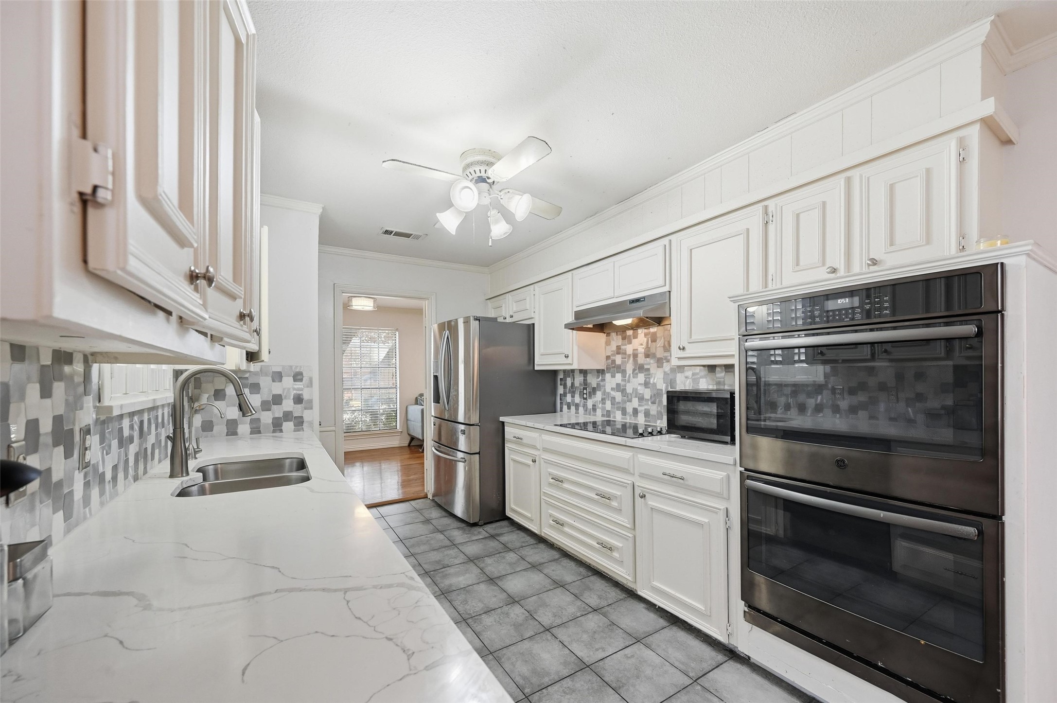 2705 Las Palmas Lane