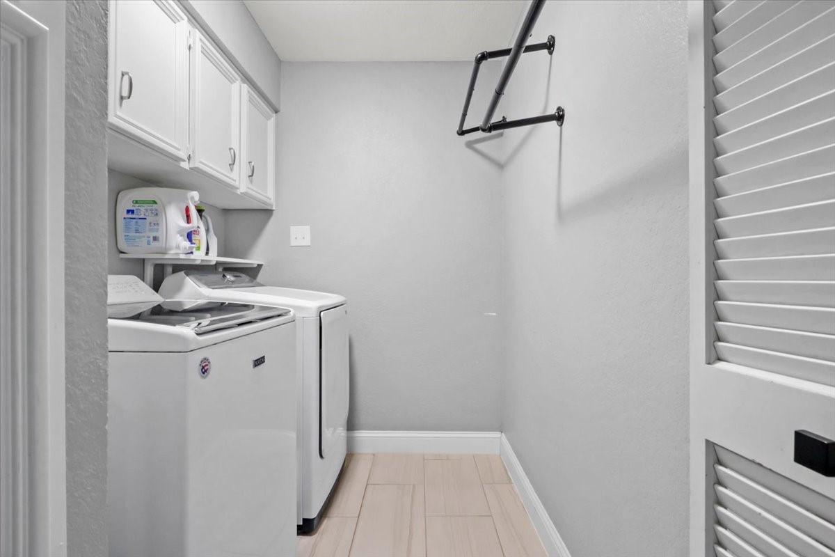 2040 Casa Loma Court