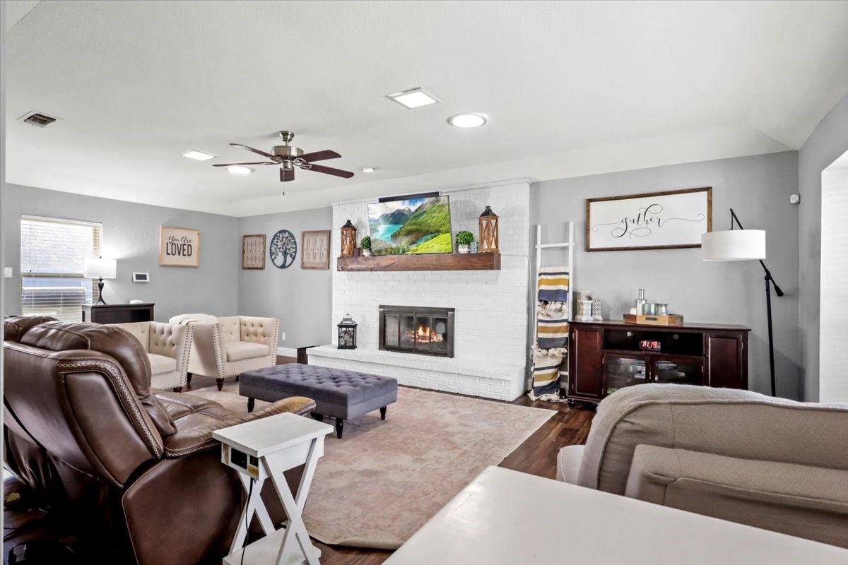 2040 Casa Loma Court