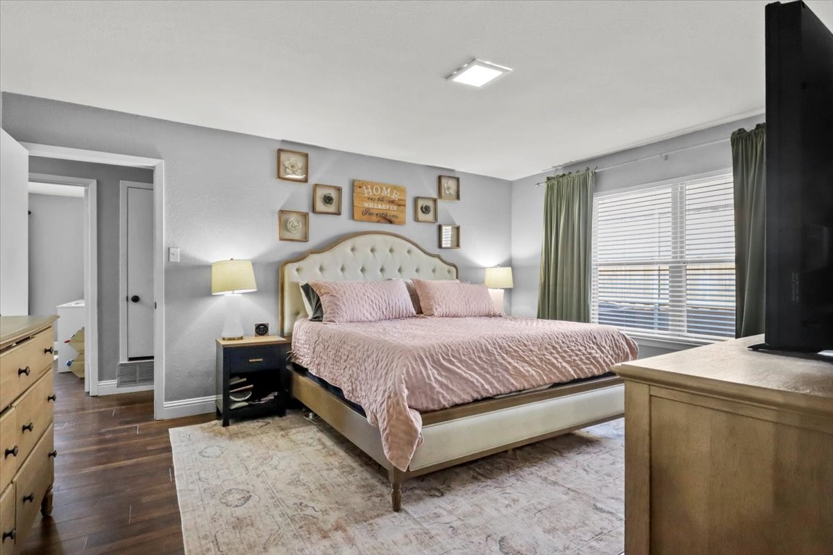 2040 Casa Loma Court