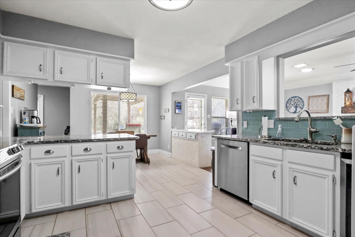 2040 Casa Loma Court