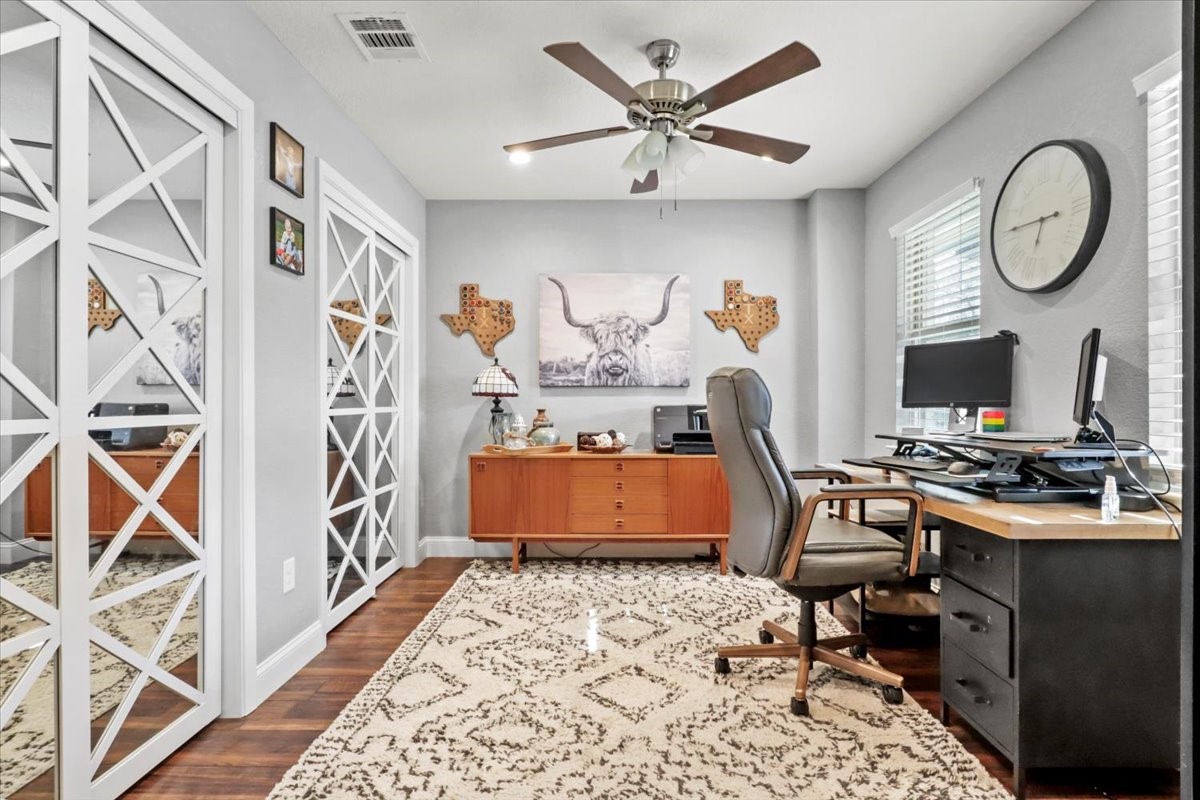 2040 Casa Loma Court