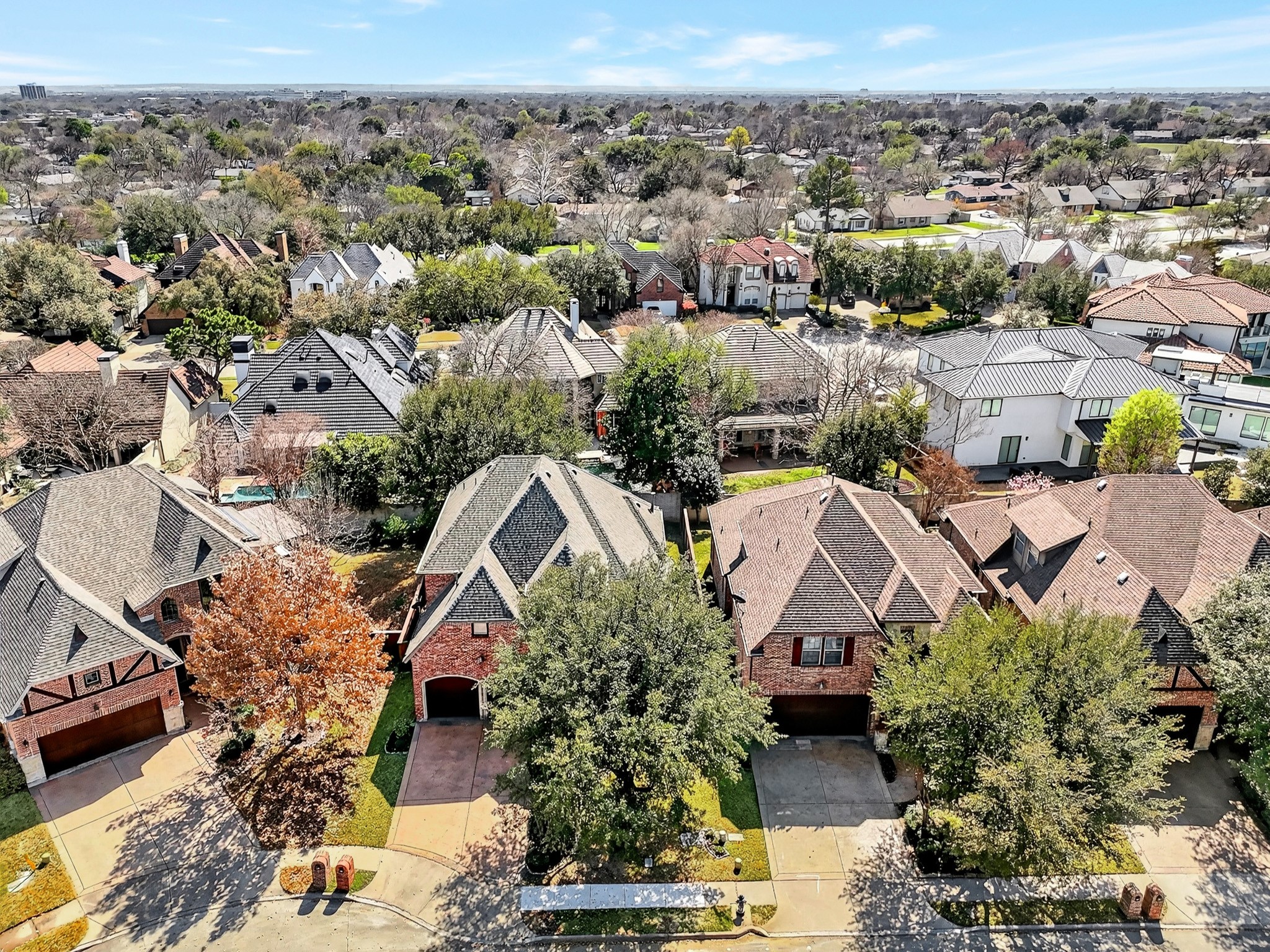 2012 S Hill Drive