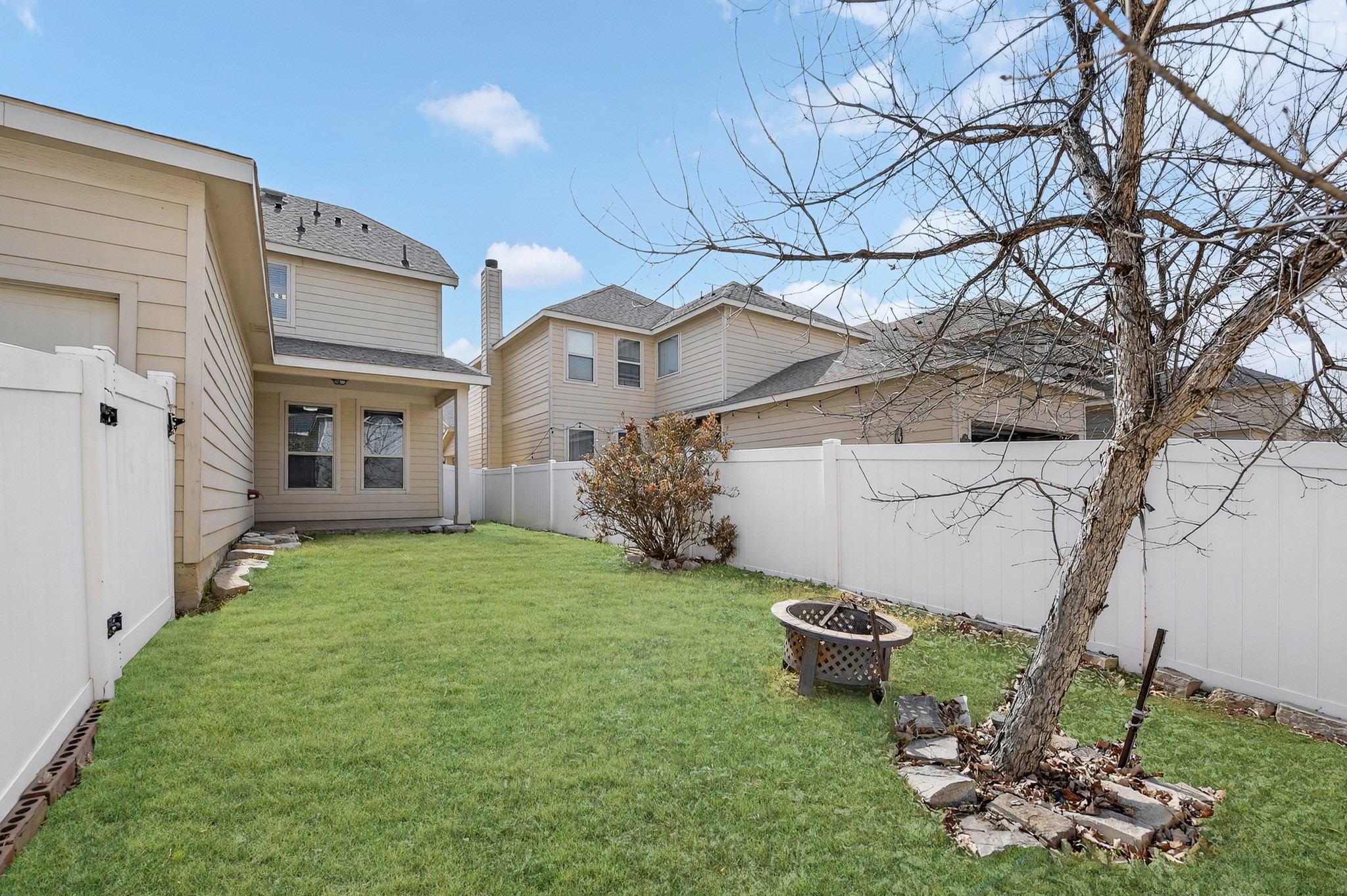 1049 Marietta Lane