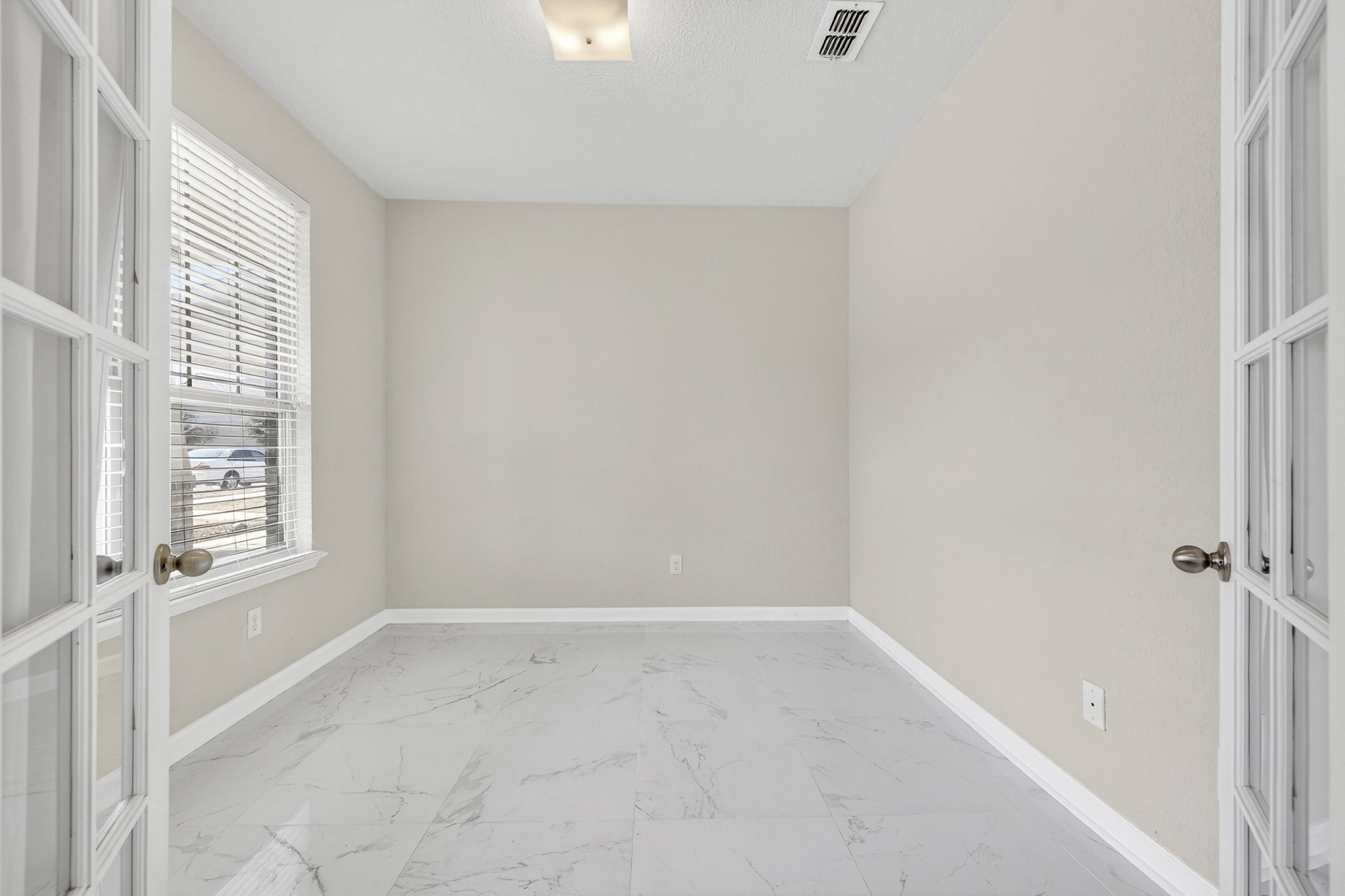 1049 Marietta Lane