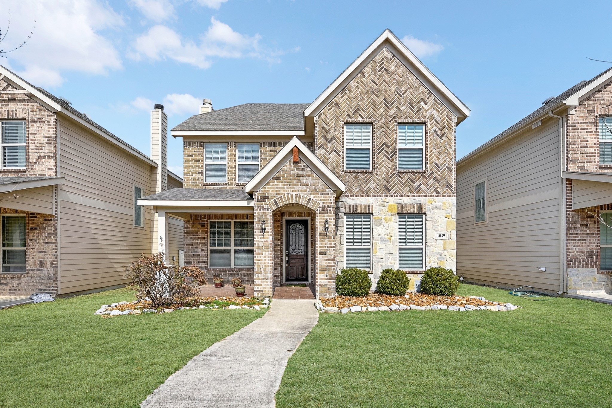 1049 Marietta Lane