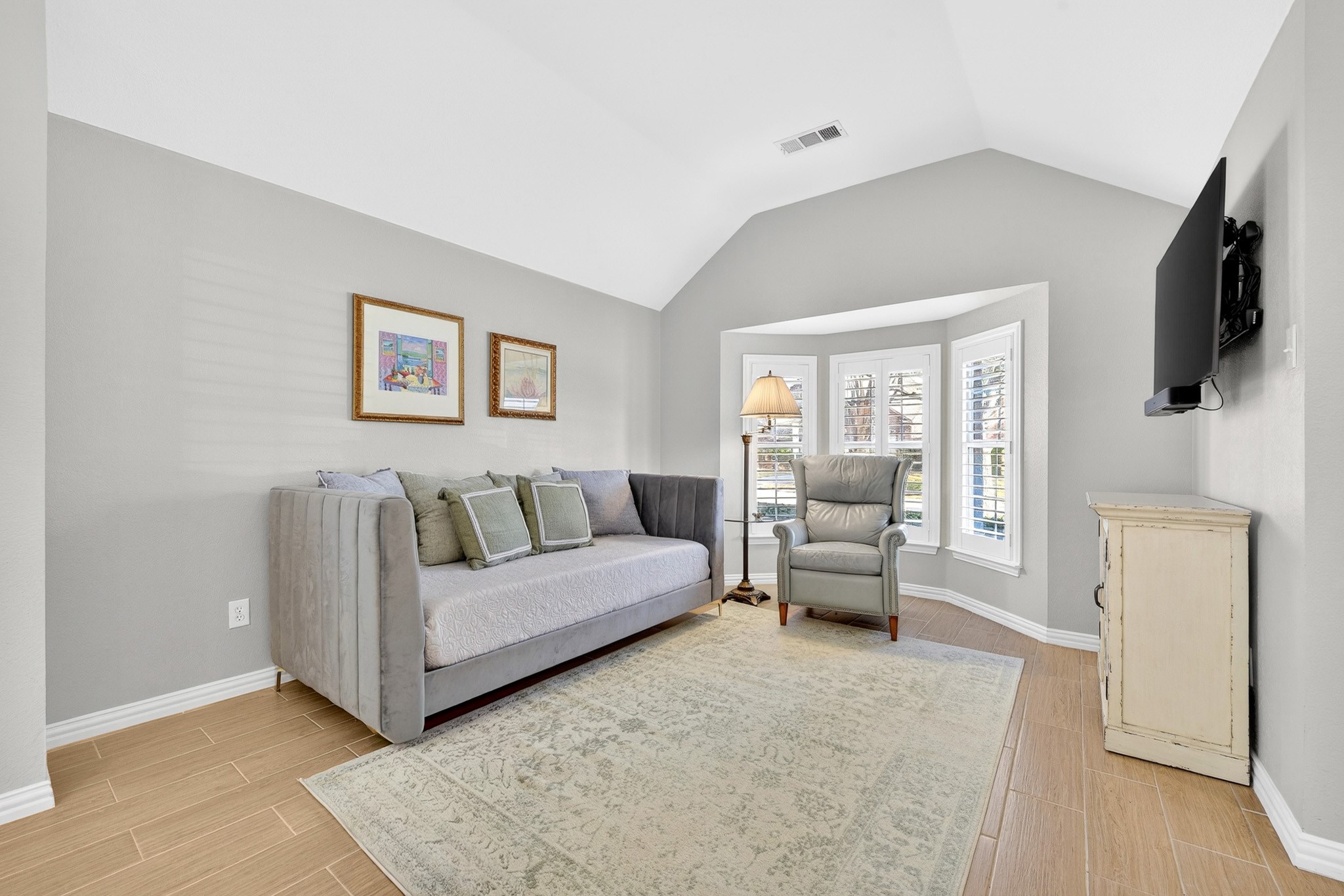 4012 Kenwood Drive
