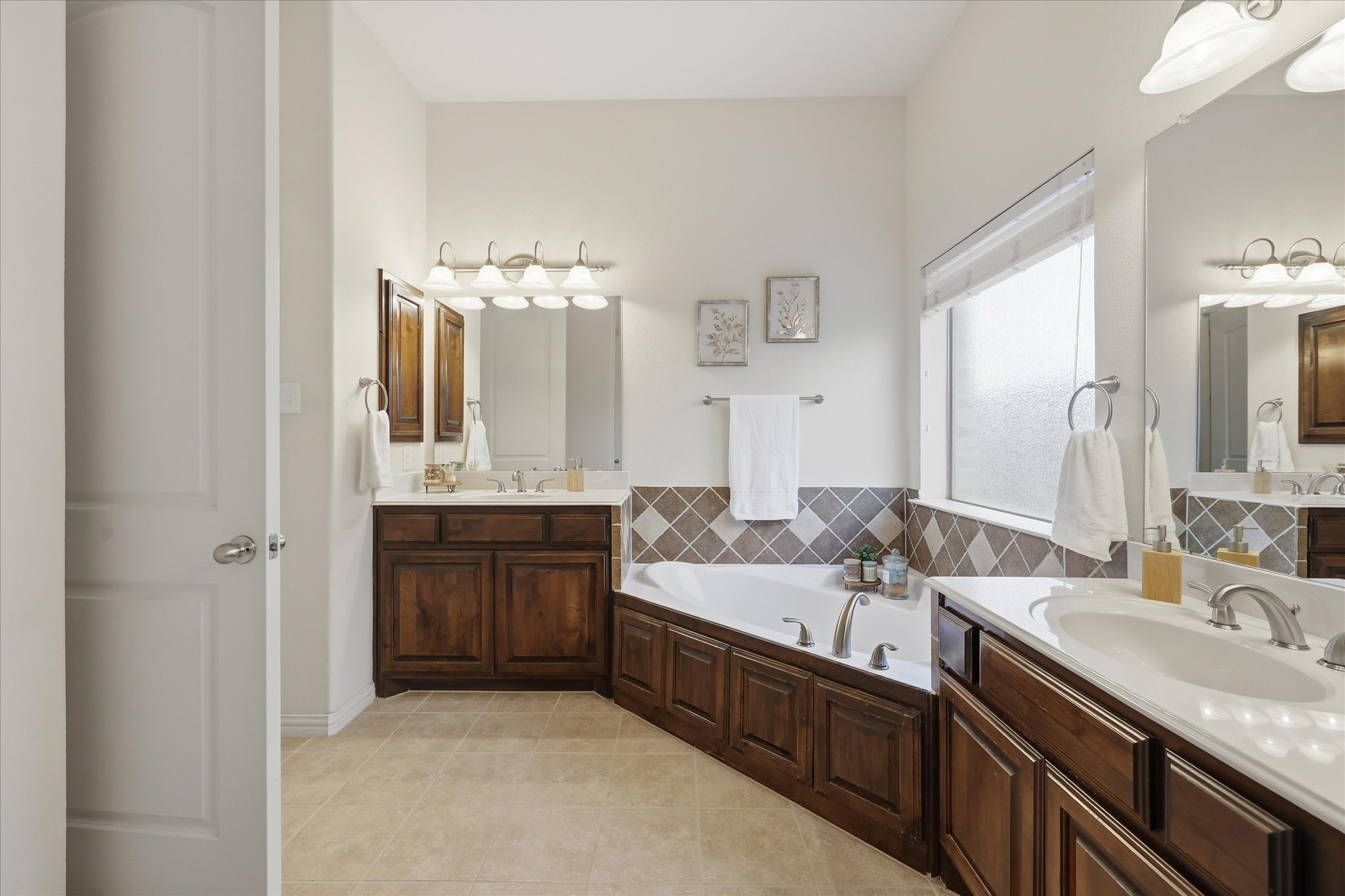 7917 E Aspermont Drive