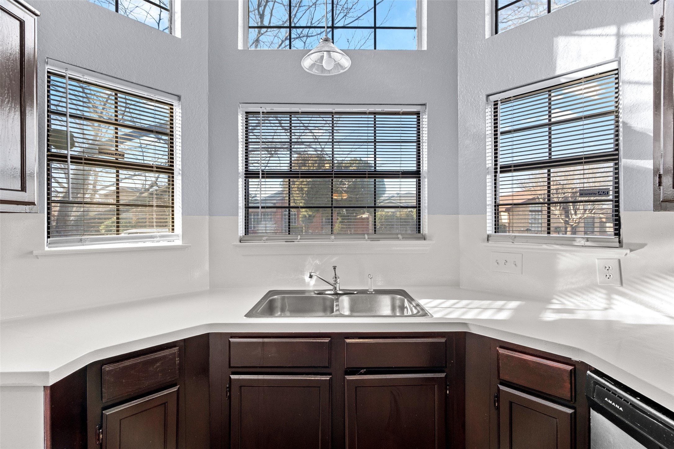 2540 Winter Oak Street