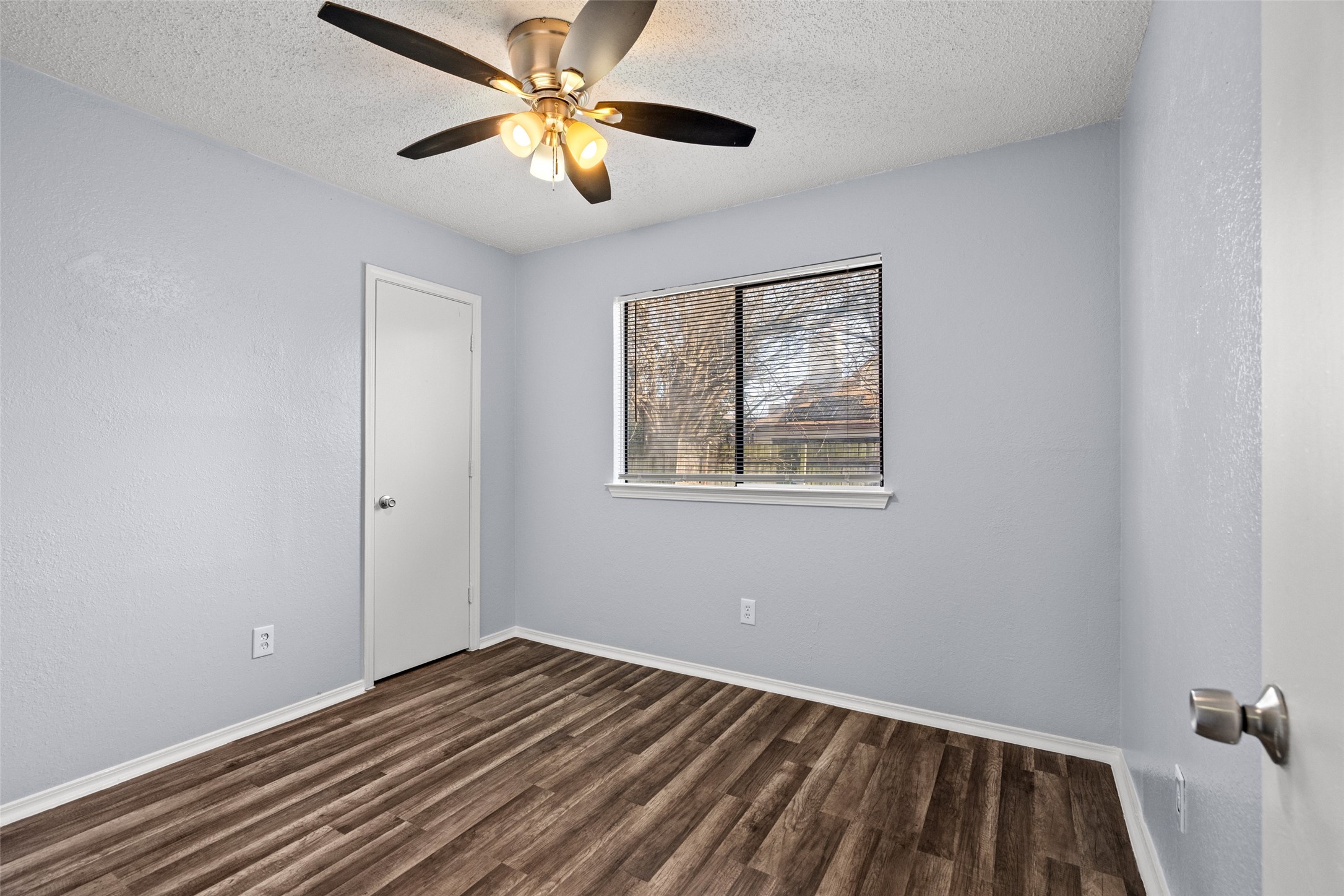 2540 Winter Oak Street