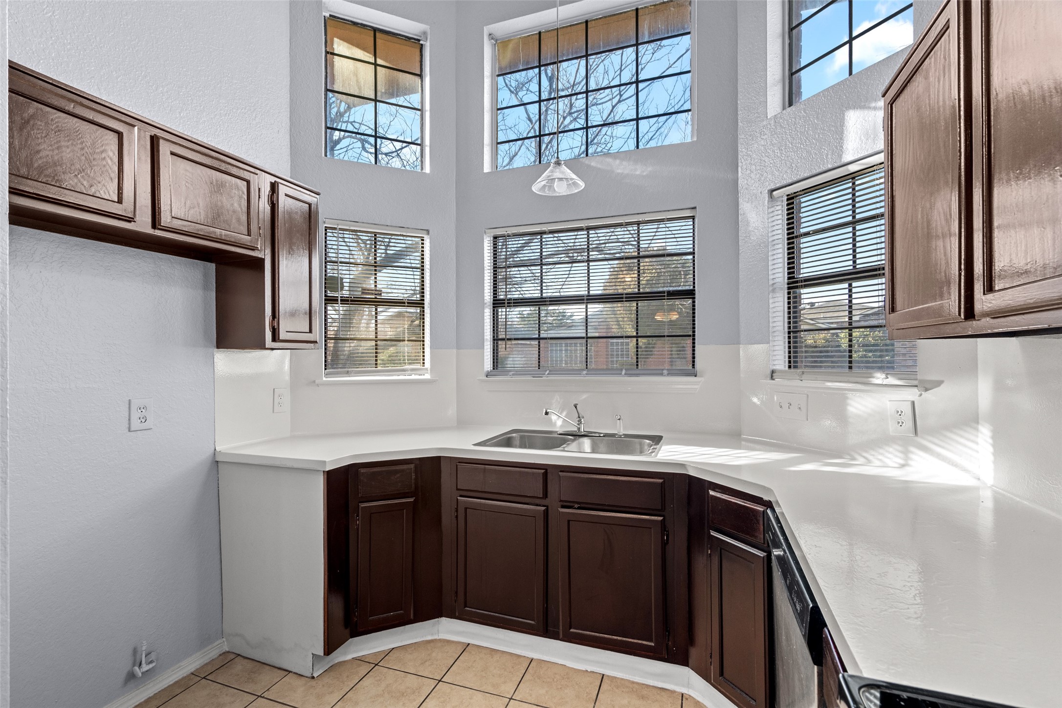 2540 Winter Oak Street