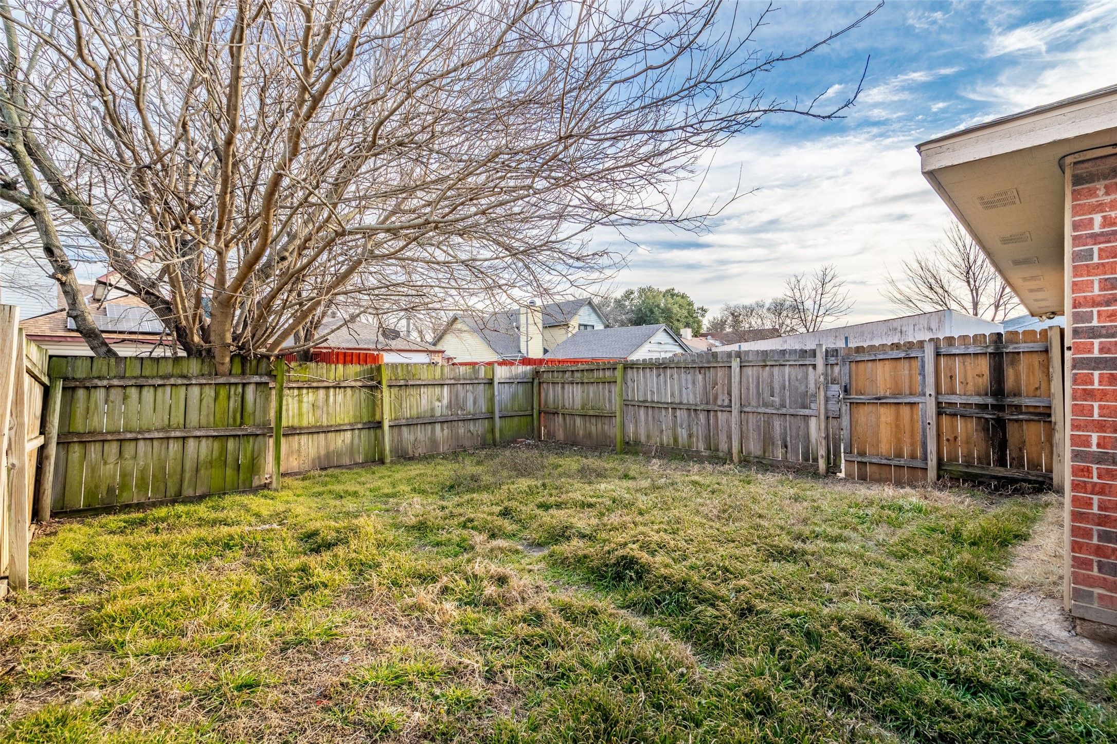 2540 Winter Oak Street