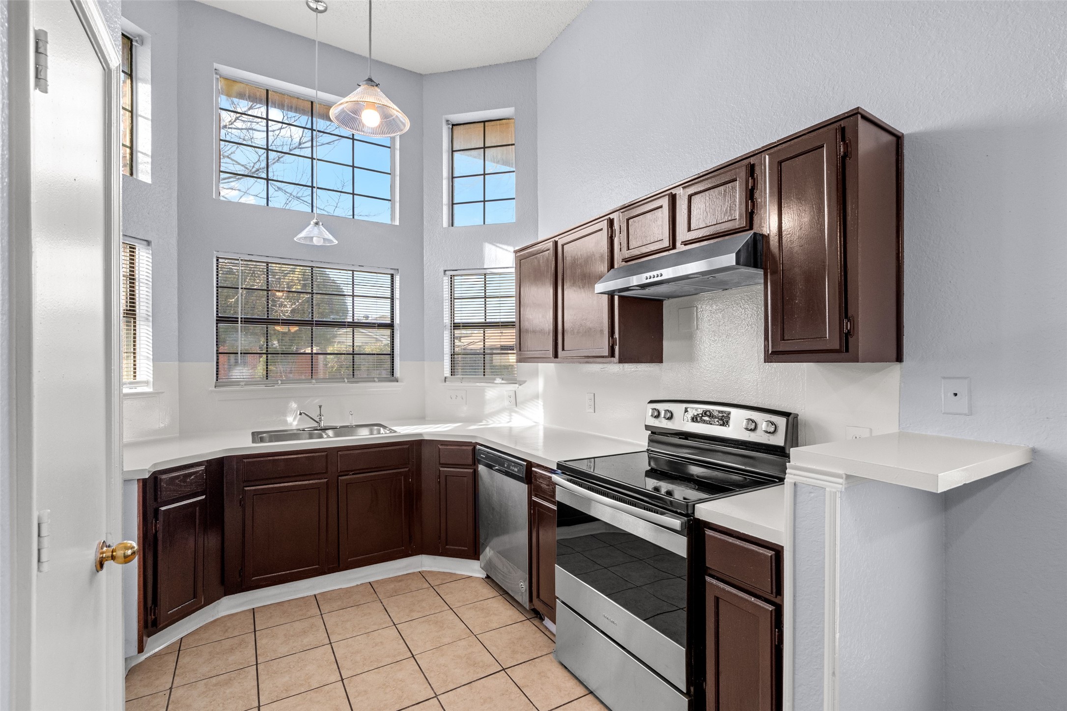 2540 Winter Oak Street