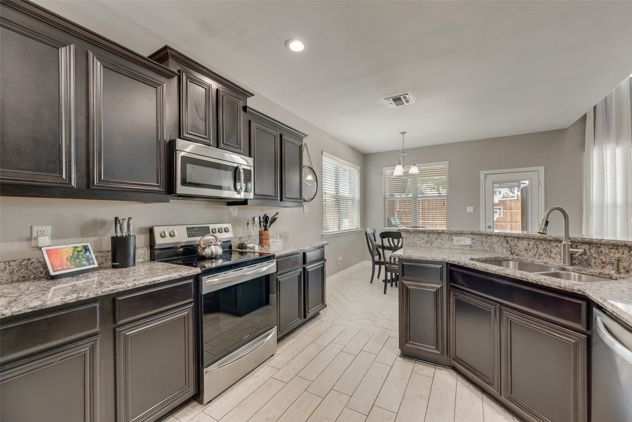 404 Fountain View Lane