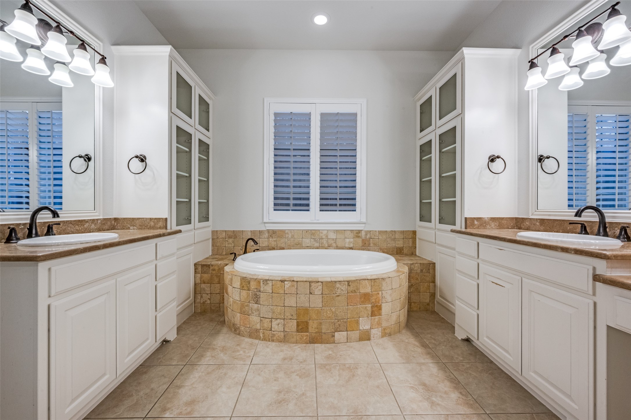 1401 Goldenrod Circle