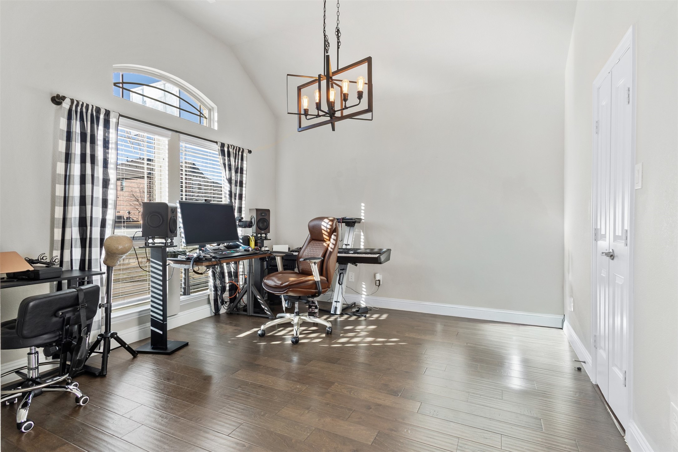 2614 Fair Oaks Avenue