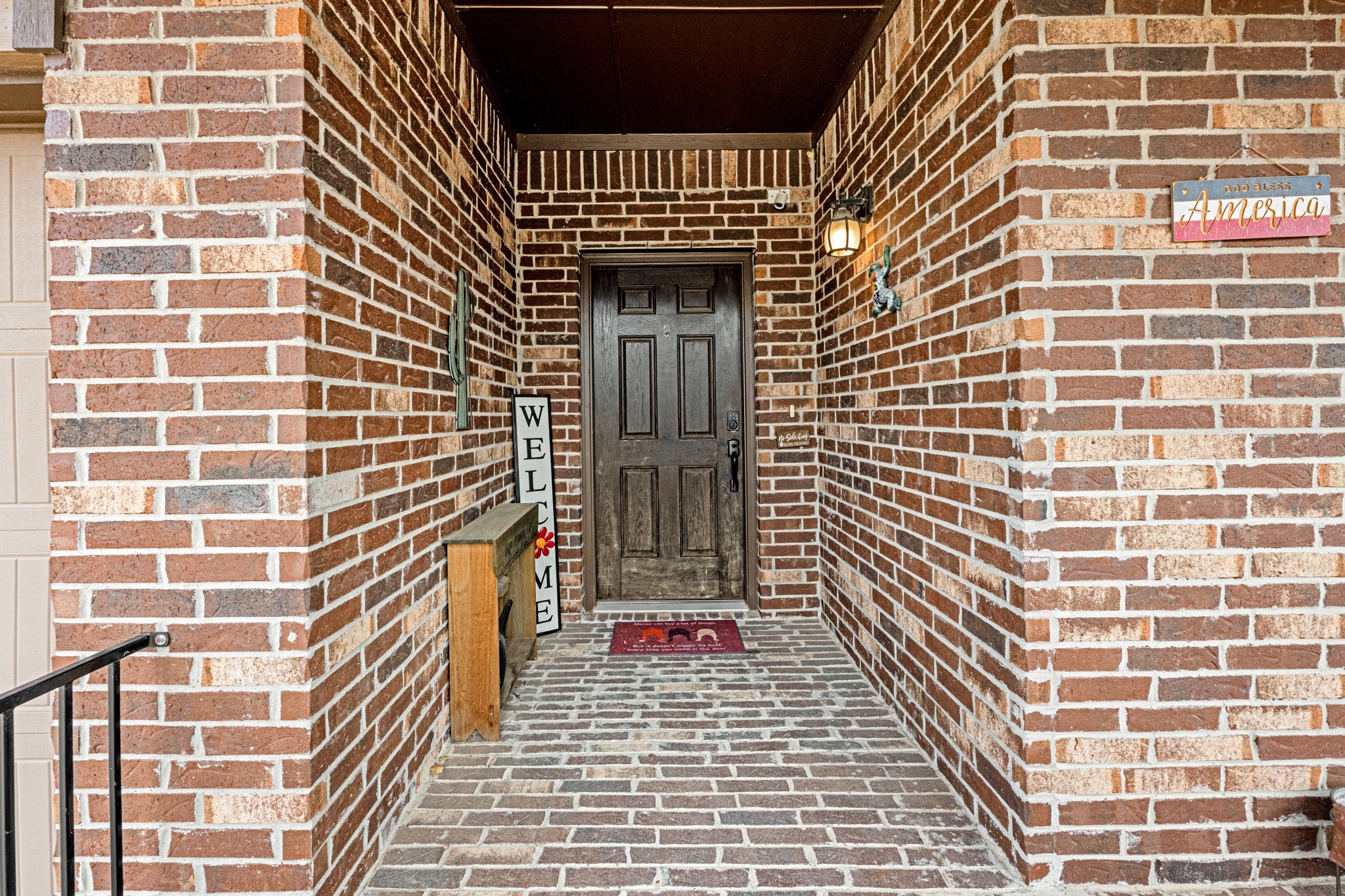 916 Falcon Road