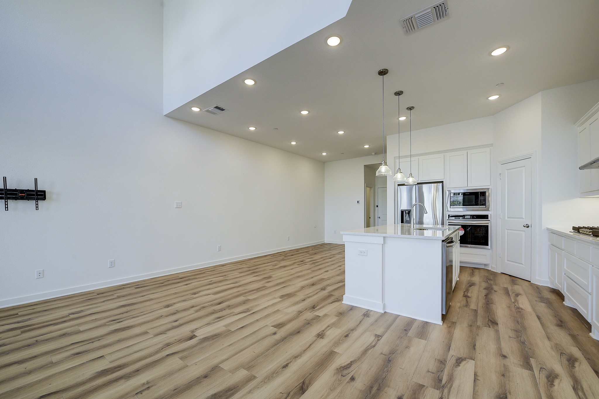 3708 Queen Road