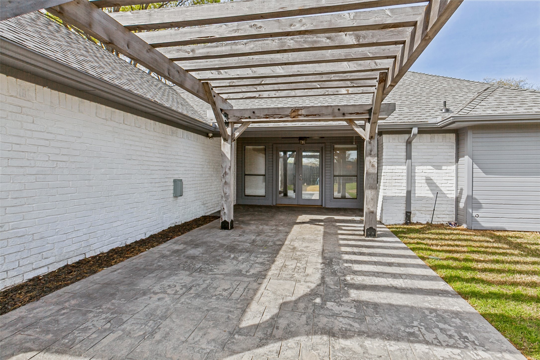 10220 Shadow Way