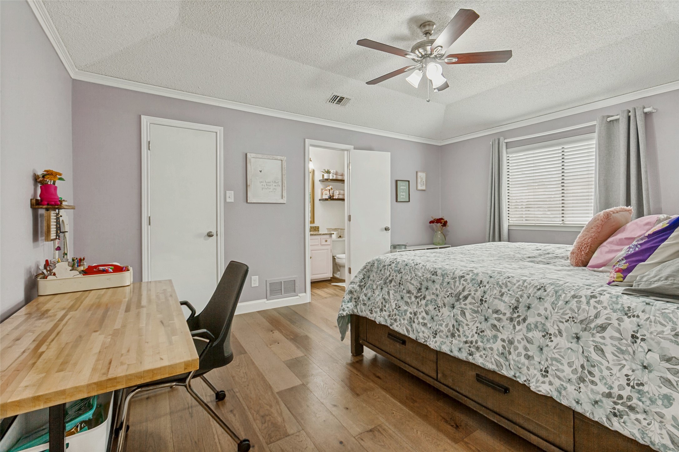 10220 Shadow Way