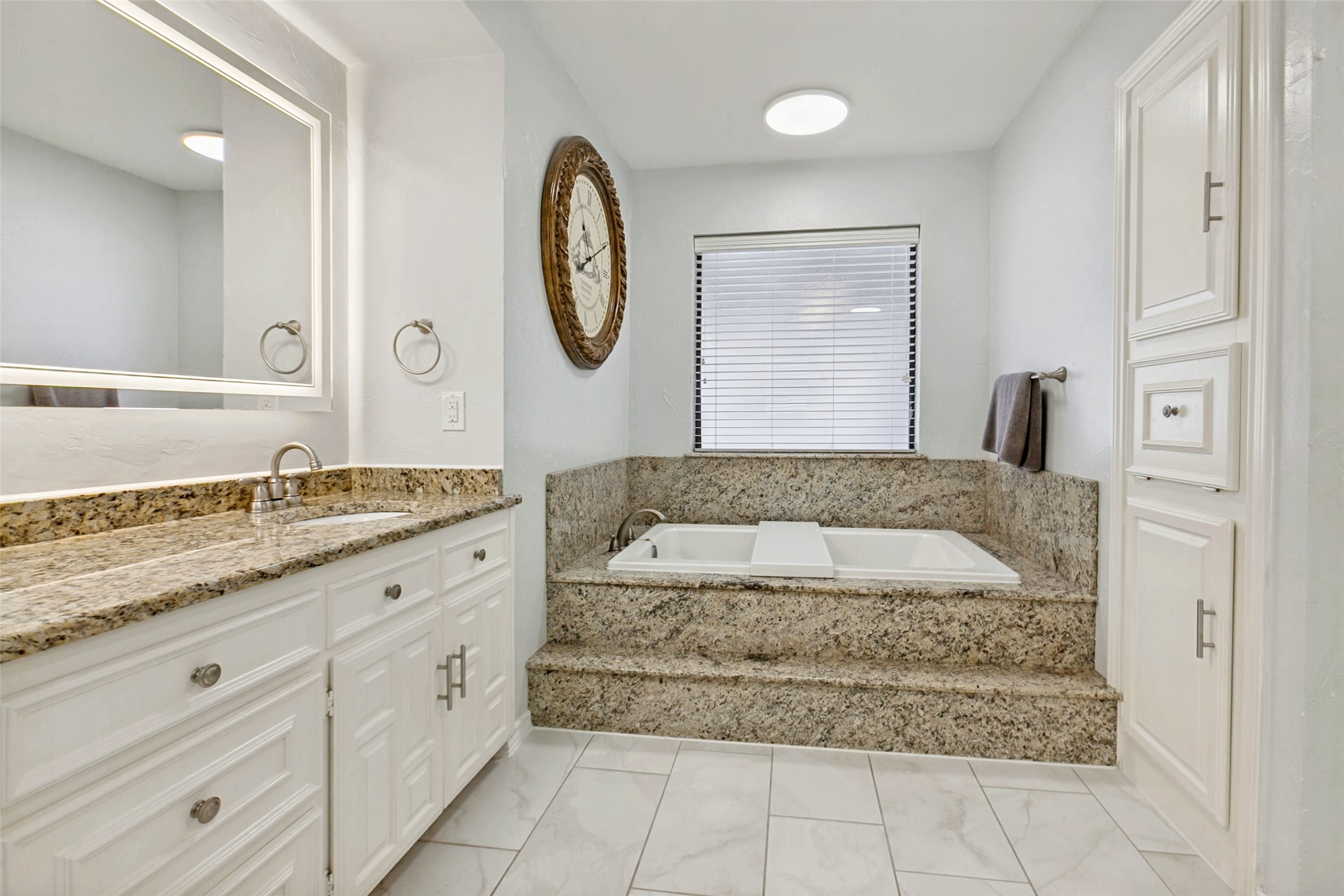 10220 Shadow Way