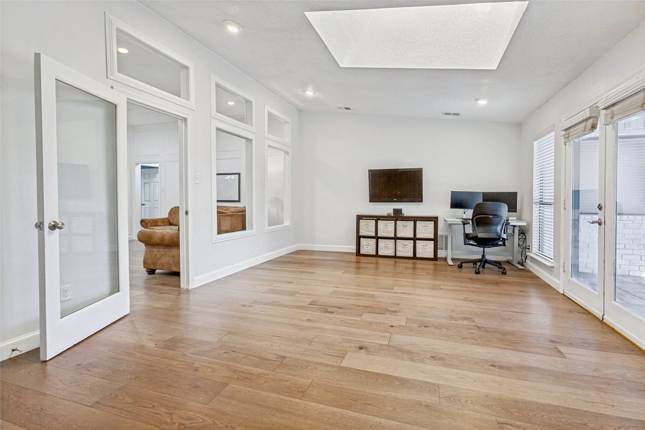 10220 Shadow Way
