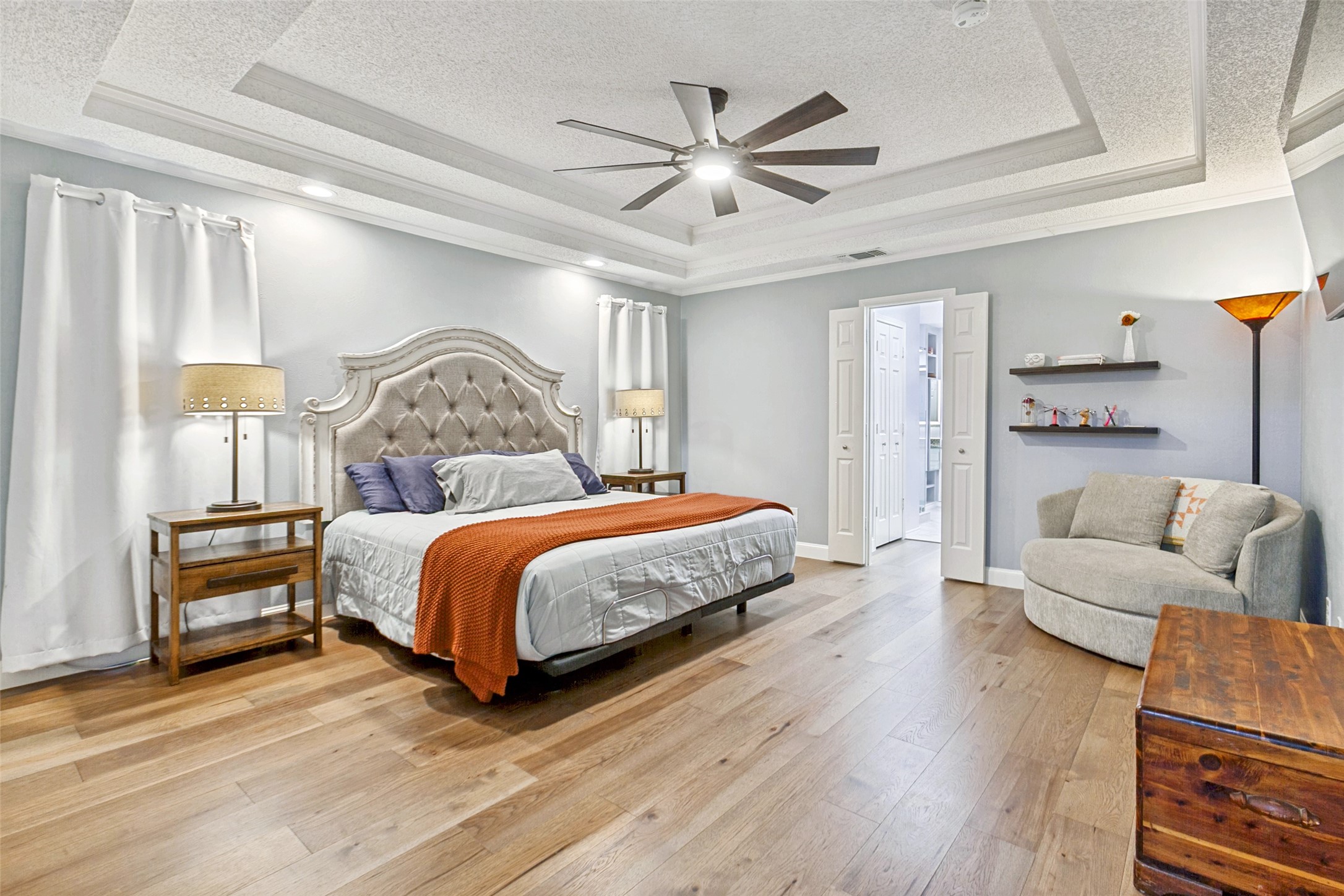 10220 Shadow Way
