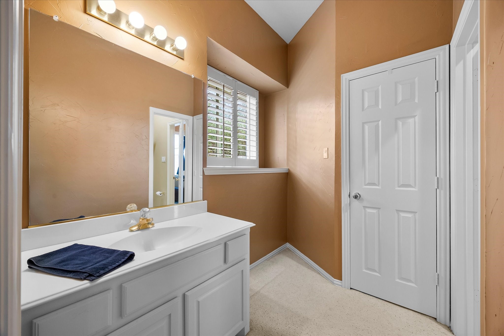 3609 Ellington Drive