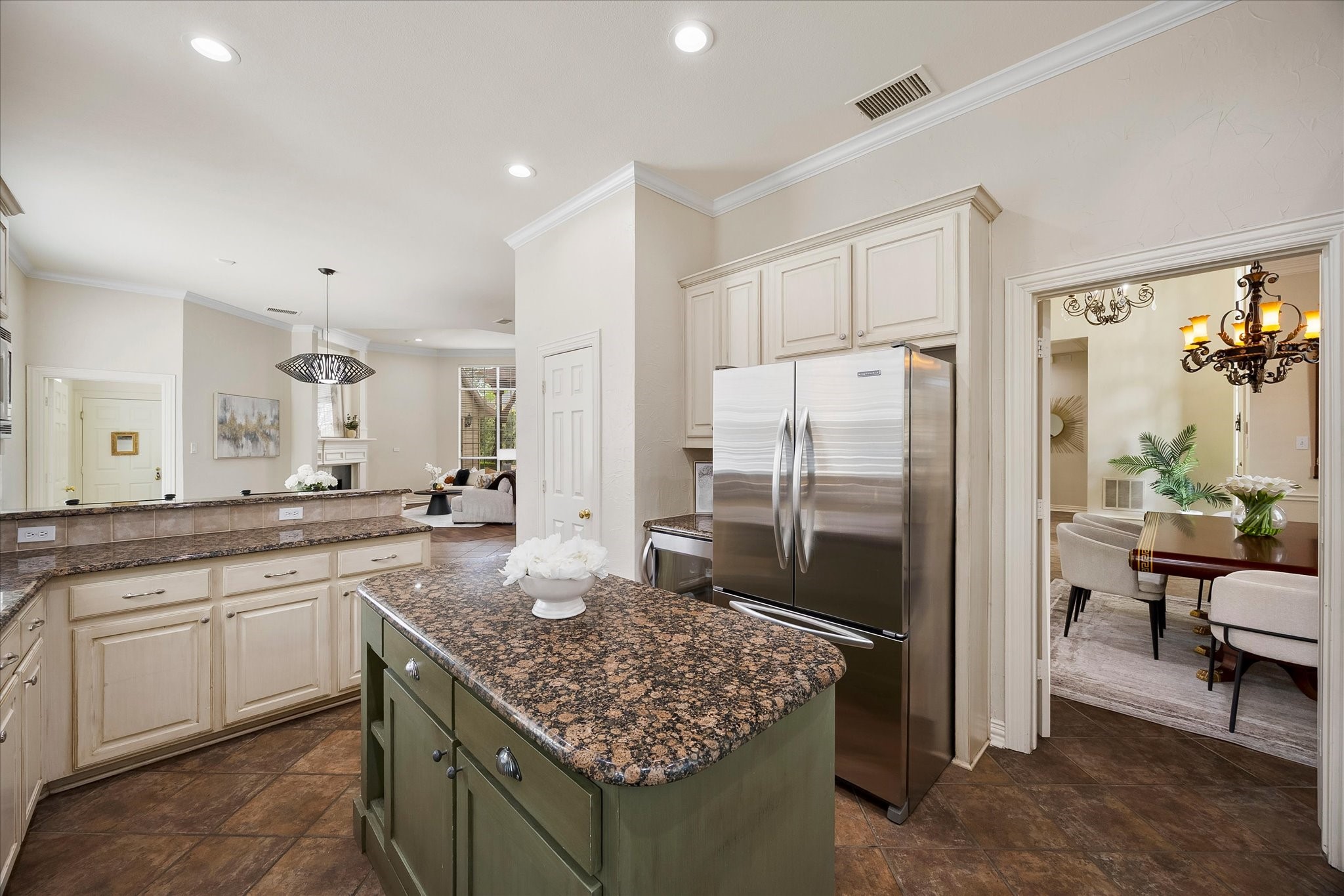 3609 Ellington Drive