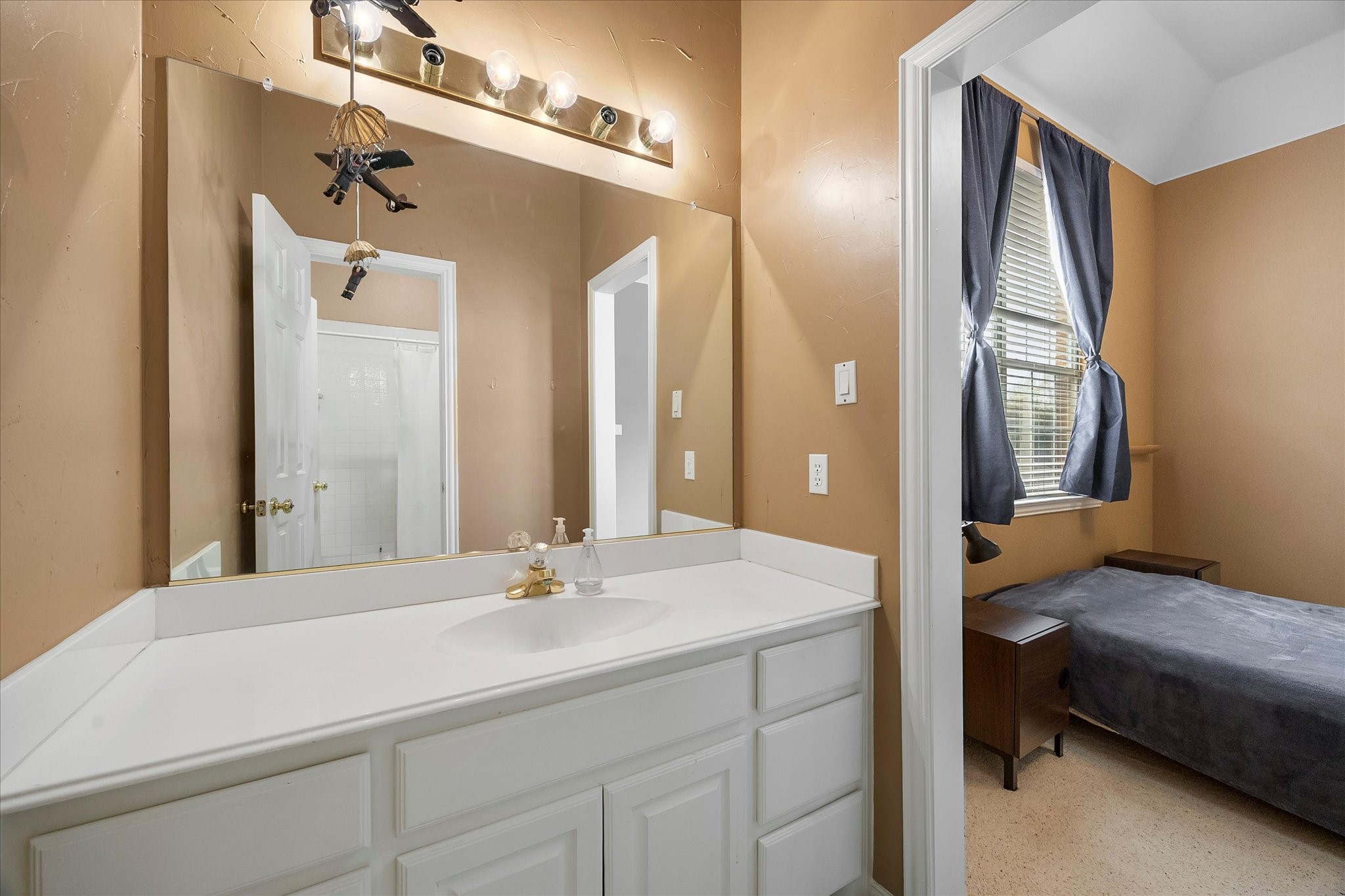 3609 Ellington Drive