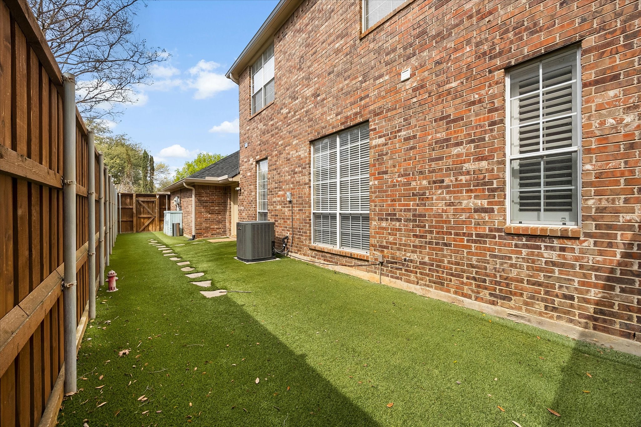 3609 Ellington Drive