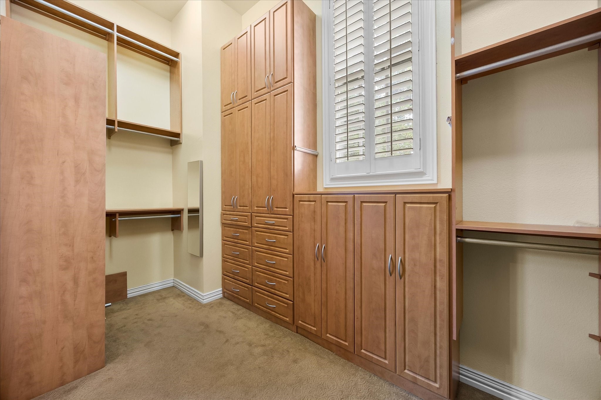 3609 Ellington Drive