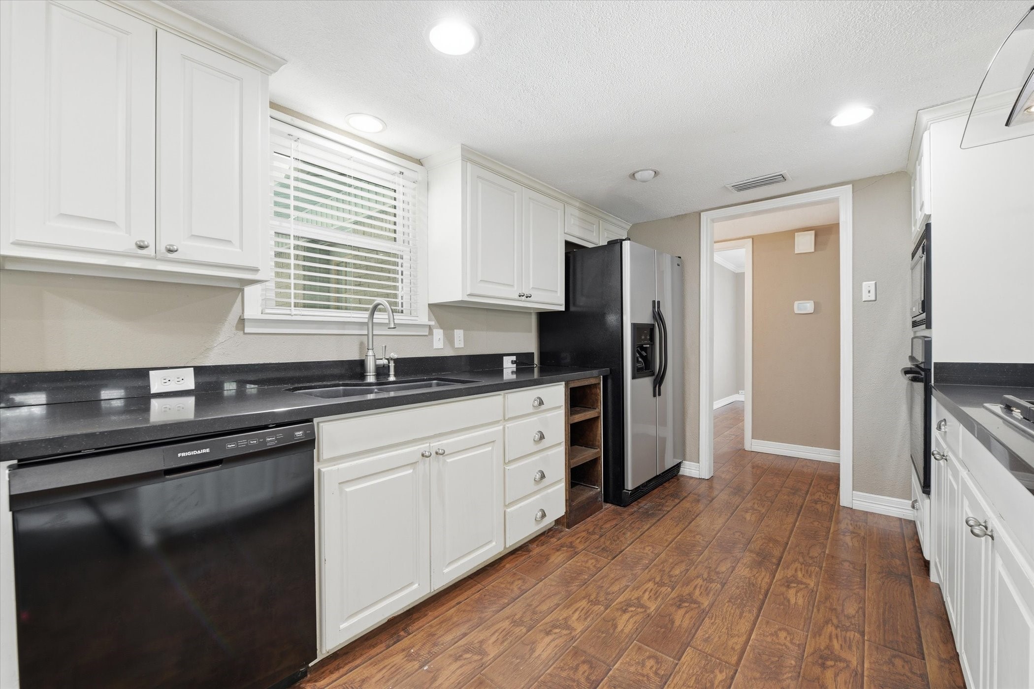5413 Jerri Lane