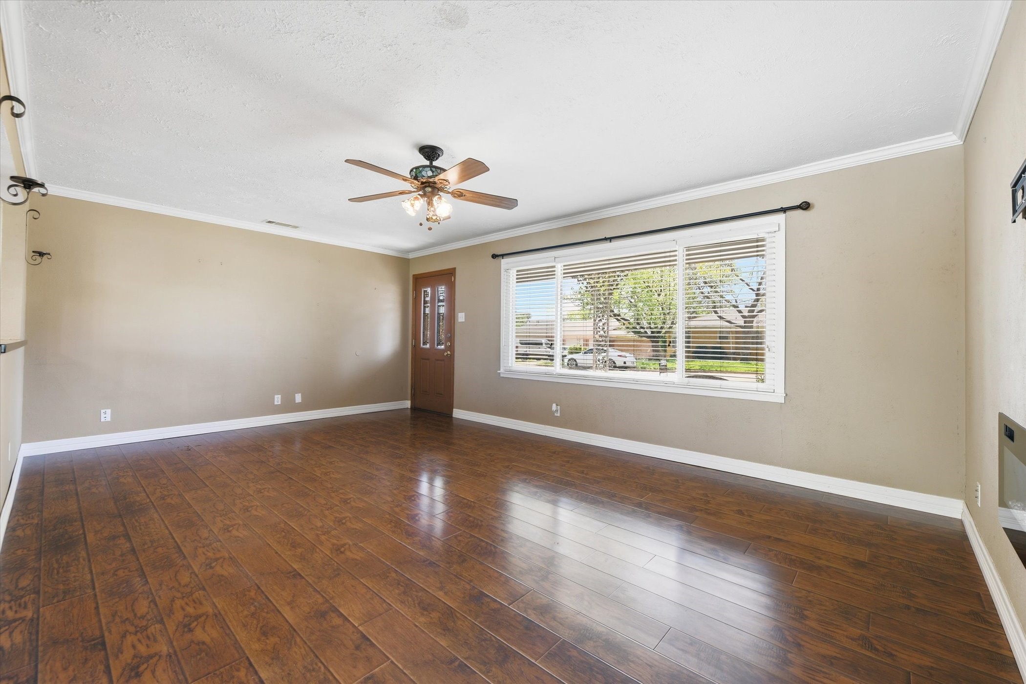 5413 Jerri Lane